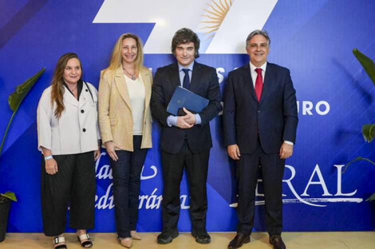 EL RADICALISMO SE UNIÓ PARA REPUDIAR LOS ATAQUES DE JAVIER MILEI A RAÚL ALFONSÍN