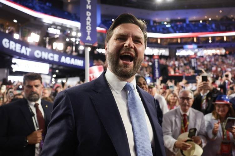 "EL ARREPENTIDO": J.D. VANCE, DE COMPARAR A TRUMP CON HITLER A SER SU SEGUNDO EN LA CASA BLANCA