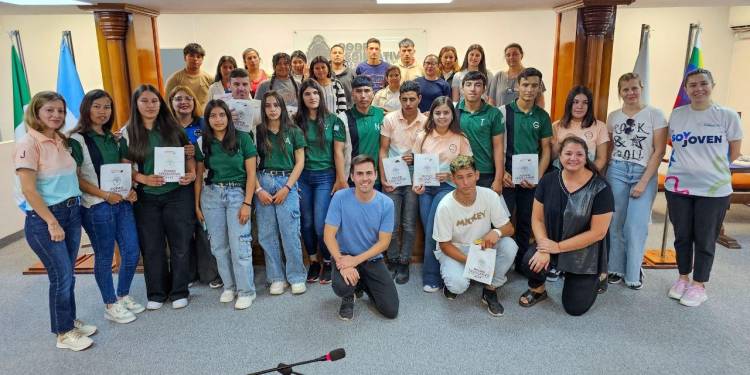 ESTUDIANTE DE LA LEONESA Y QUITILIPI VISITARONTEL PODER LEGISLATIVO 