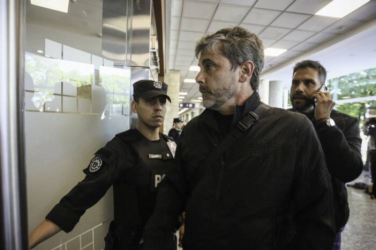 NUEVO CUARTO INTERMEDIO: LOS PILOTOS RESISTEN LA EMBESTIDA PRIVATIZADORA DE JAVIER MILEI