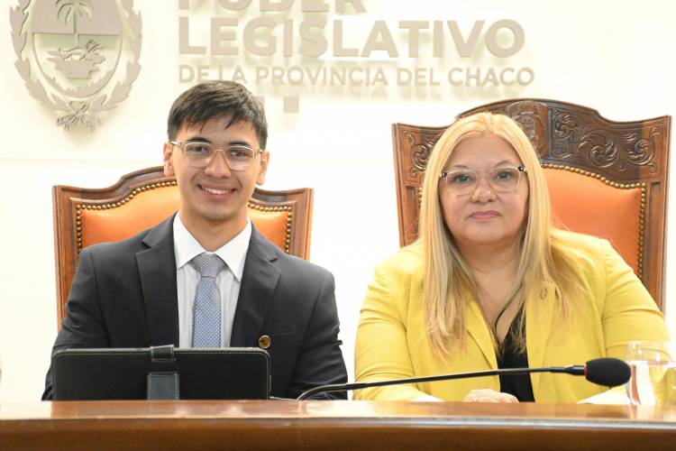 JOVENES CHAQUEÑOS CONTINUARON SESIONANDO EN EL PARLAMENTO JUVENIL