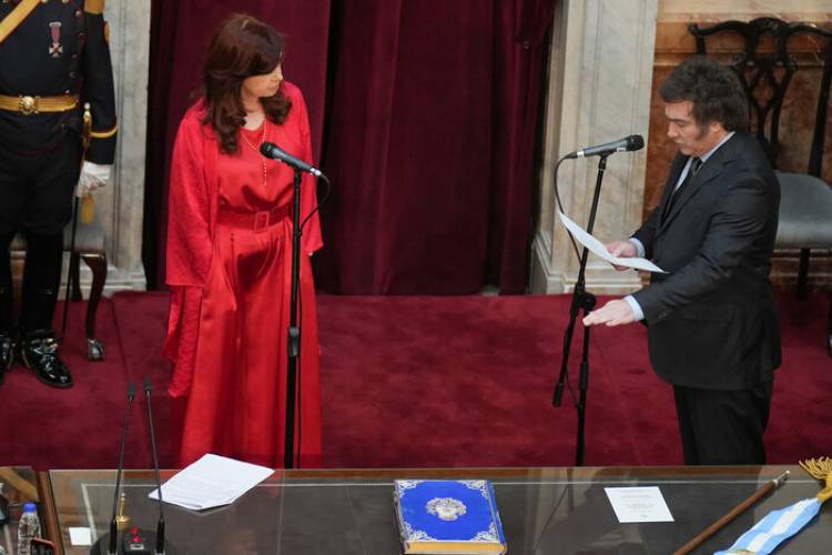 CRISTINA KIRCHNER VS. JAVIER MILEI: ¿QUIÉN PUEDE REVOCAR LAS JUBILACIONES DE PRIVILEGIO?