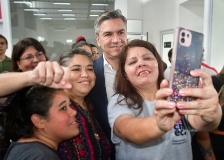 BARRANQUERAS: EL GOBERNADOR ZDERO ACOMPAÑÓ LA PUESTA EN FUNCIONAMIENTO DE LA TERMINAL DE ÓMNIBUS