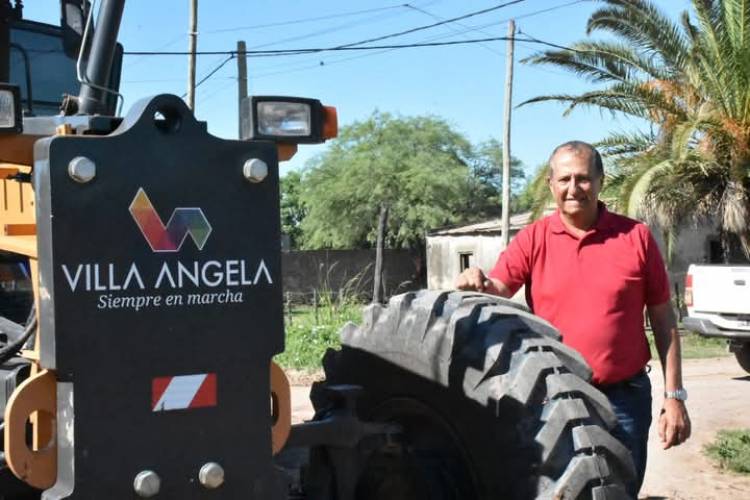 VILLA ÁNGELA: EL INTENDENTE ADALBERTO PAPP DESTACA LOS TRABAJOS DE PERFILADO EN PRIMERO DE MAYO Y MISIONES