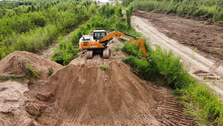 VIALIDAD PROVINCIAL TRABAJA EN REENCAUZAR EL RÍO BERMEJO A LA ALTURA DE PUERTO LAVALLE