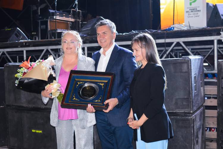 EL GOBERNADOR ZDERO ACOMPAÑÓ EL ACTO CENTRAL POR EL 97° ANIVERSARIO DE PAMPA DEL INFIERNO