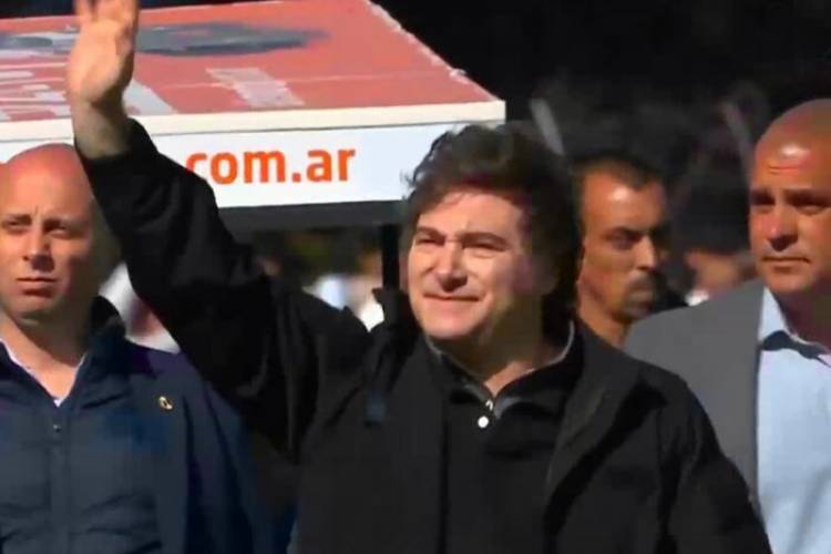 JAVIER MILEI TIENE SU PÚBLICO CAUTIVO: APLAUSOS EN EL ABIERTO DE POLO