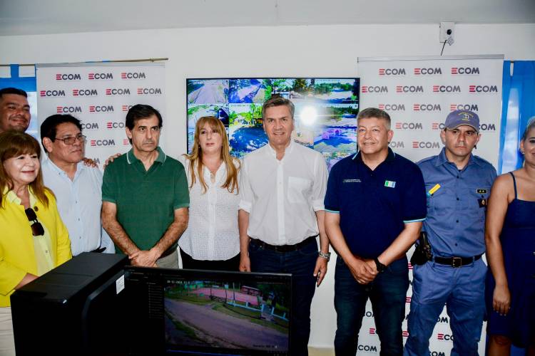 ANIVERSARIO 137° DE COLONIA POPULAR: EL GOBERNADOR ZDERO INAUGURÓ UN NUEVO CENTRO DE MONITOREO