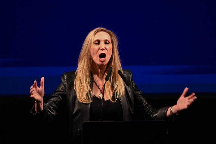 KARINA MILEI EN MAR DEL PLATA