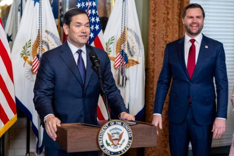 NI RUBIO, NI DE OJOS CELESTES: UN BUITRE JURÓ COMO SECRETARIO DE ESTADO