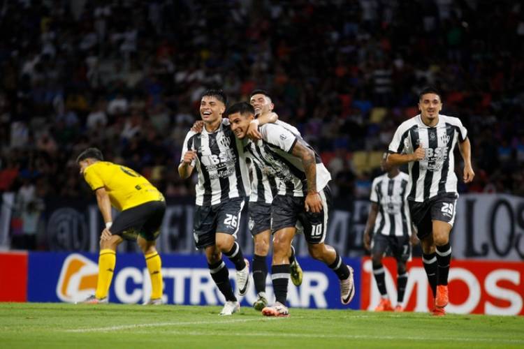 CENTRAL CÓRDOBA PERDIÓ A CASI TODOS SUS CAMPEONES PERO NO LAS MAÑAS