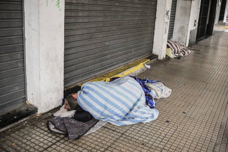LA CALLE, EL DESTINO DE LOS CAÍDOS DEL MODELO