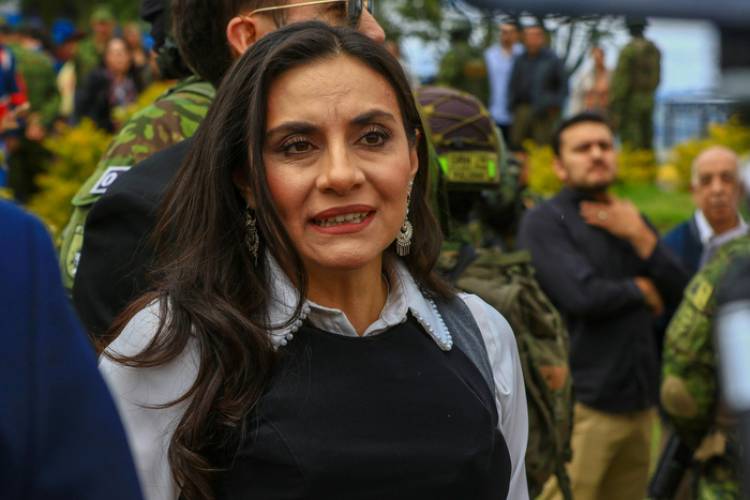 LA VICEPRESIDENTA DE ECUADOR EXIGIÓ QUE DANIEL NOBOA "RECAPACITE"
