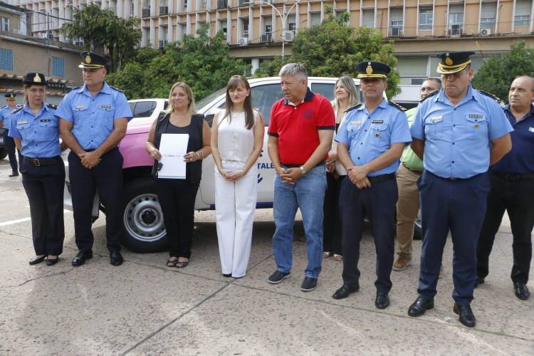 ABORDAJE INTEGRAL DE CONSUMOS PROBLEMÁTICOS: EL PROGRAMA FORTALEZA RECIBIÓ UN VEHÍCULO QUE PERMITIRÁ UN MEJOR TRABAJO EN TERRITORIO
