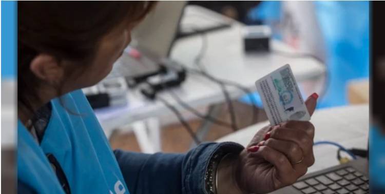 EL GOBIERNO AUMENTÓ LOS PRECIOS DE LA RENOVACIÓN DEL DNI Y EL PASAPORTE DEL RENAPER: CUÁNTO VALEN