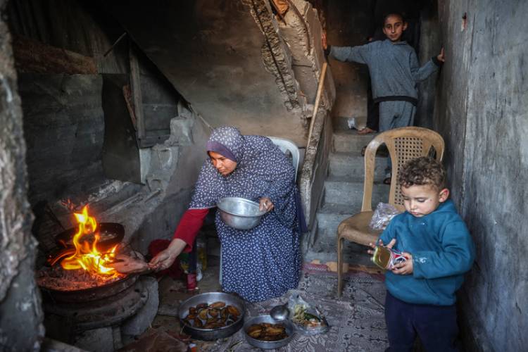 FAMILIARES DE REHENES PIDEN AL TRIBUNAL SUPREMO QUE REVOQUE EL CORTE DE LUZ A GAZA