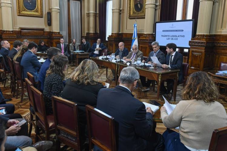 PARA BLINDAR EL DNU DE LA DEUDA CON EL FMI