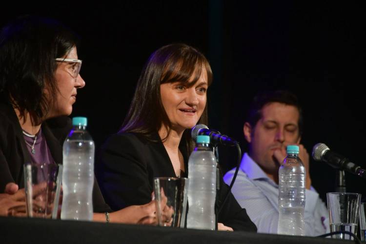 TALLER DE EPILEPSIA INFANTIL: LA VICEGOBERNADORA SCHNEIDER REAFIRMÓ “EL COMPROMISO CON LA CONCIENTIZACIÓN Y LA INCLUSIÓN”