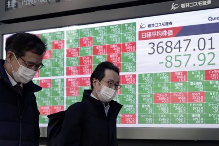 LOS ARANCELES DE TRUMP HACEN DESASTRES EN LAS BOLSAS INTERNACIONALES: EL NIKKEI JAPONÉS SE DESPLOMA CASI UN 9%