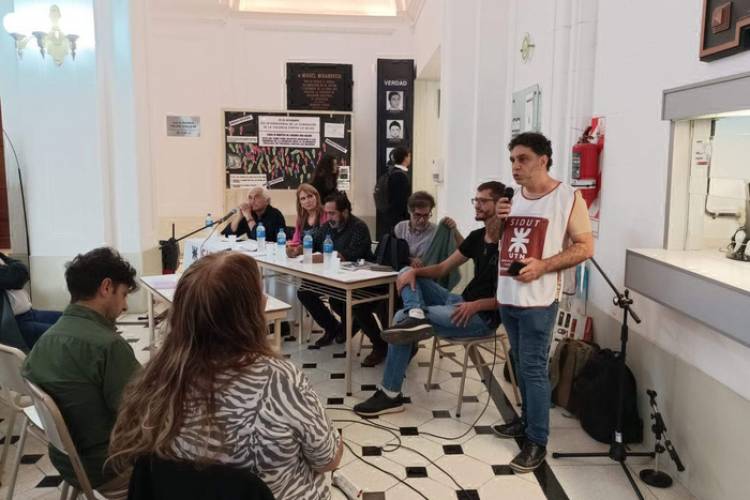 LOS DOCENTES UNIVERSITARIOS PARARON EN TODO EL PAÍS