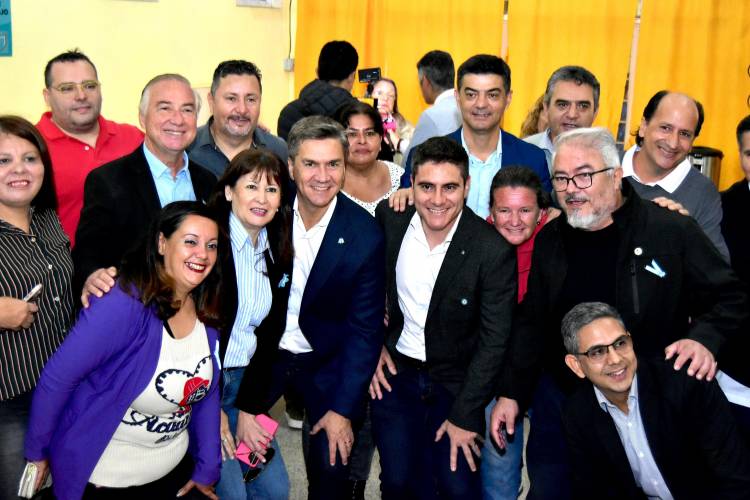 BARRANQUERAS: EL GOBERNADOR ZDERO HABILITÓ LAS REFACCIONES DE LA ESCUELA DE FORMACIÓN PROFESIONAL Nº 10, RATIFICANDO LA IMPORTANCIA DE VINCULAR LA EDUCACIÓN CON EL TRABAJO
