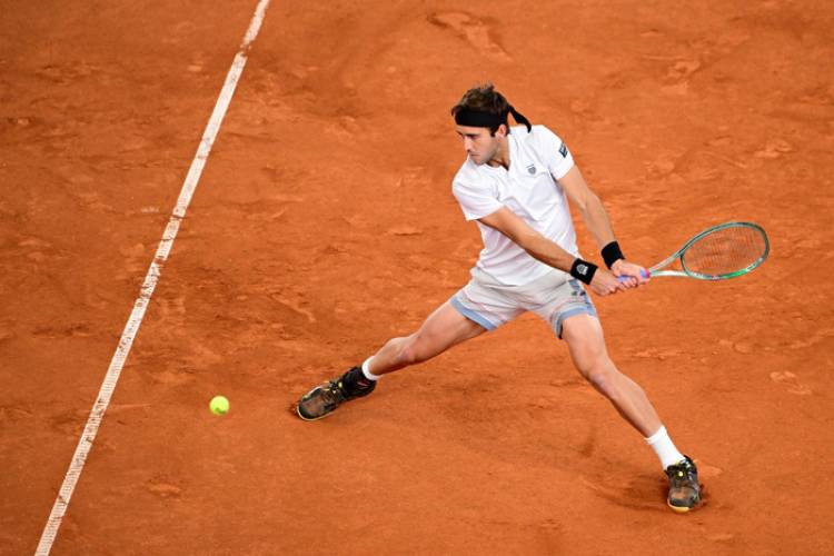 TENIS: TOMAS ETCHEVERRY, SEMIFINALISTA EN HAMBURGO