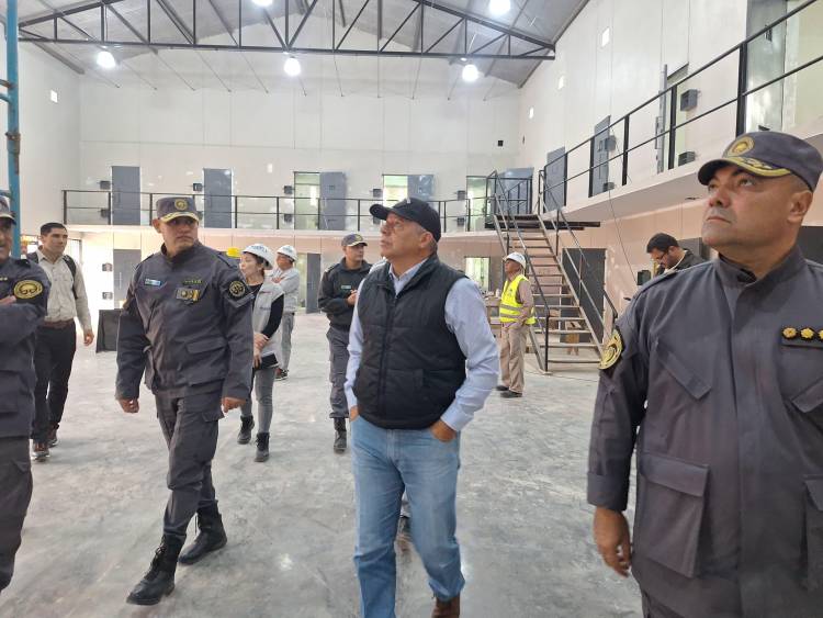 PLAN PROVINCIAL DE SEGURIDAD: MATKOVICH SUPERVISÓ EL AVANCE DE LAS OBRAS EN EL SERVICIO PENITENCIARIO N° II DE SÁENZ PEÑA