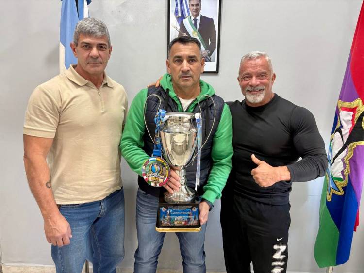 DEPORTES RECIBIÓ AL CAMPEÓN PANAMERICANO DE FISICOCULTURISMO MARIO MONFARDINI