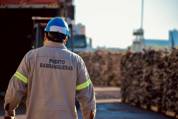 DESDE CHACO A CHINA: EL GOBERNADOR ZDERO CONSTATÓ OTRA HISTÓRICA JORNADA PARA EL PUERTO DE BARRANQUERAS