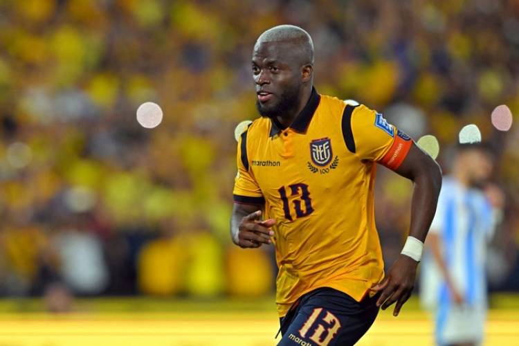 ENNER VALENCIA AMARGÓ A ARGENTINA DESDE LOS DOCE PASOS