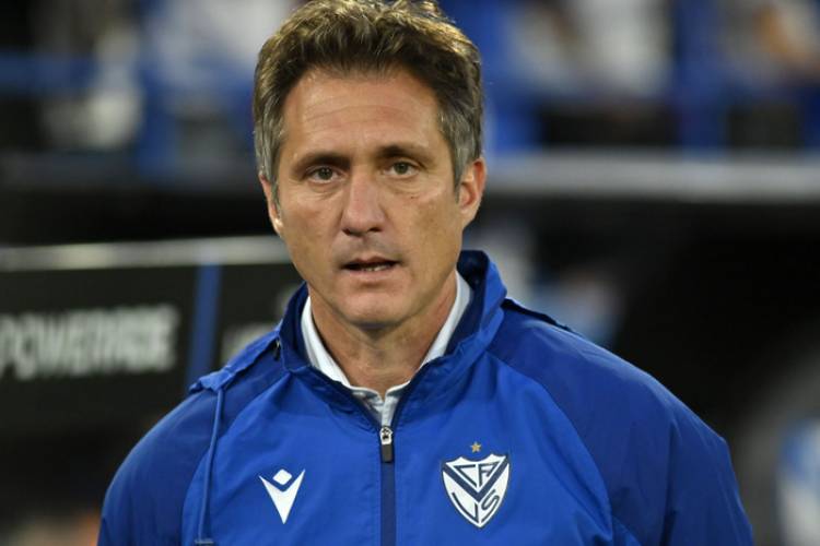 BARROS SCHELOTTO: "VÉLEZ TIENE VIRTUDES PARA DAR VUELTA EL RESULTADO"
