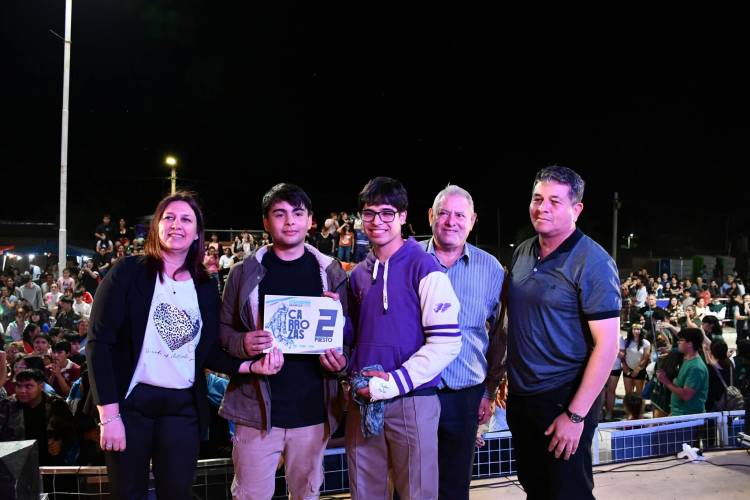 VILLA ÁNGELA: DESFILE DE CARROZAS EN LA ESTUDIANTINA 2025