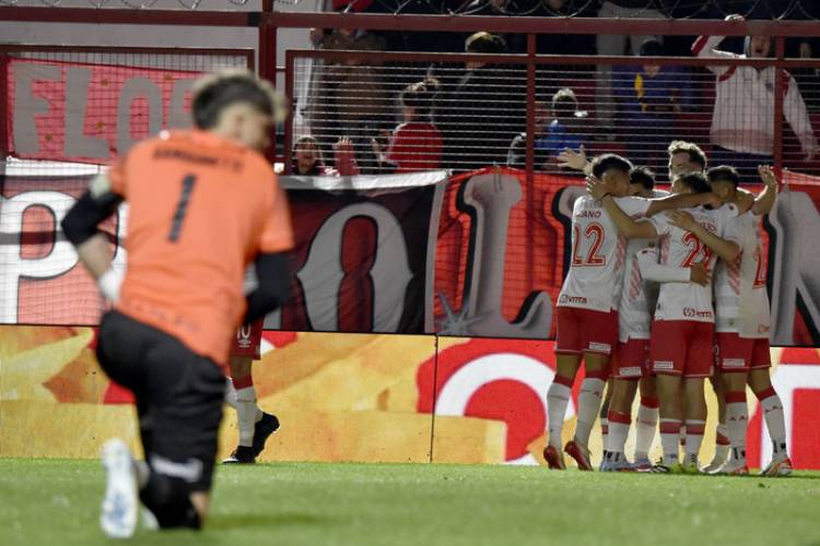 TORNEO CLAUSURA: ARGENTINOS JUNIORS NO PERDONÓ Y GOLEÓ A BANFIELD