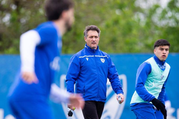 TORNEO CLAUSURA: BARRACAS Y VÉLEZ QUIEREN ESCALAR