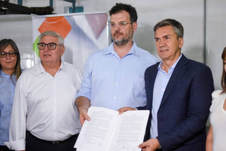 OTRO LOGRO: ZDERO REACTIVA CON ARTICULACIÓN E INVERSIÓN PRIVADA LA FÁBRICA DE CHACINADOS EN HERMOSO CAMPO