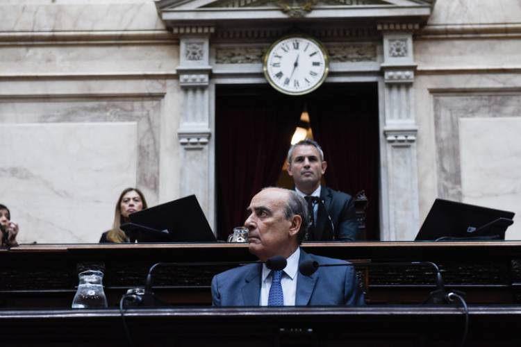 UNA MOCIÓN DE CENSURA MÁS CERCA