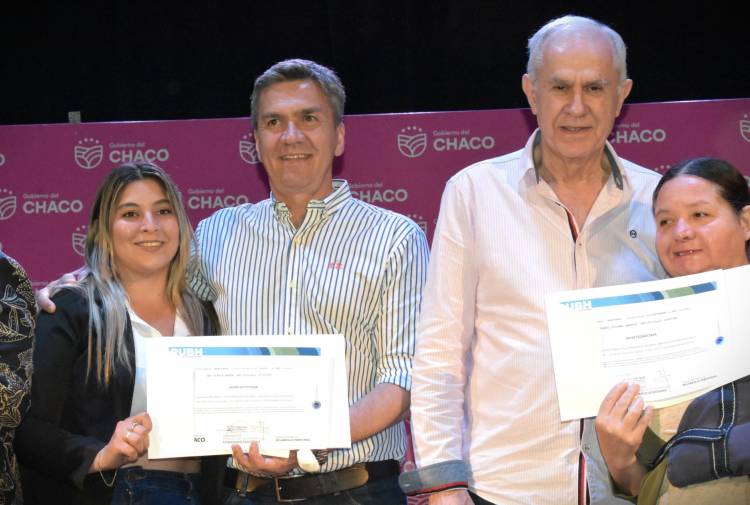 TRANQUILIDAD, SEGURIDAD Y FUTURO: FAMILIAS RESISTENCIANAS YA CUENTAN CON SU CERTIFICADO DEL RUBH