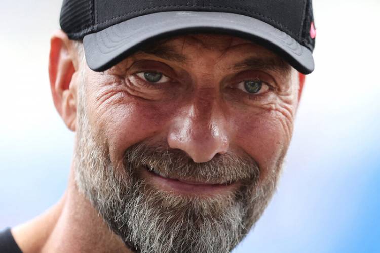 JÜRGEN KLOPP, A LO PETER CAPUSOTTO: "ES DE ARGENTINA, CRECIÓ EN UNA CASA SIN VENTANAS"