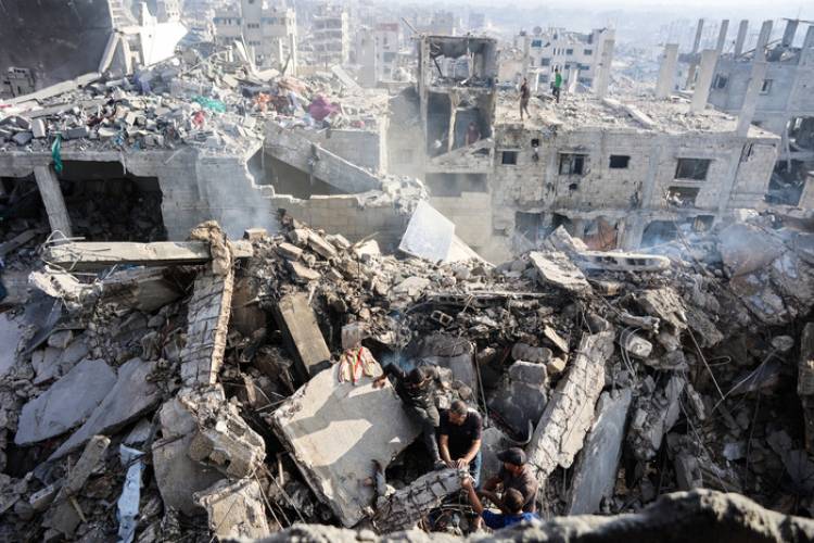 MÁS DE 100 PALESTINOS MURIERON POR LOS NUEVOS BOMBARDEOS ISRAELÍES EN GAZA