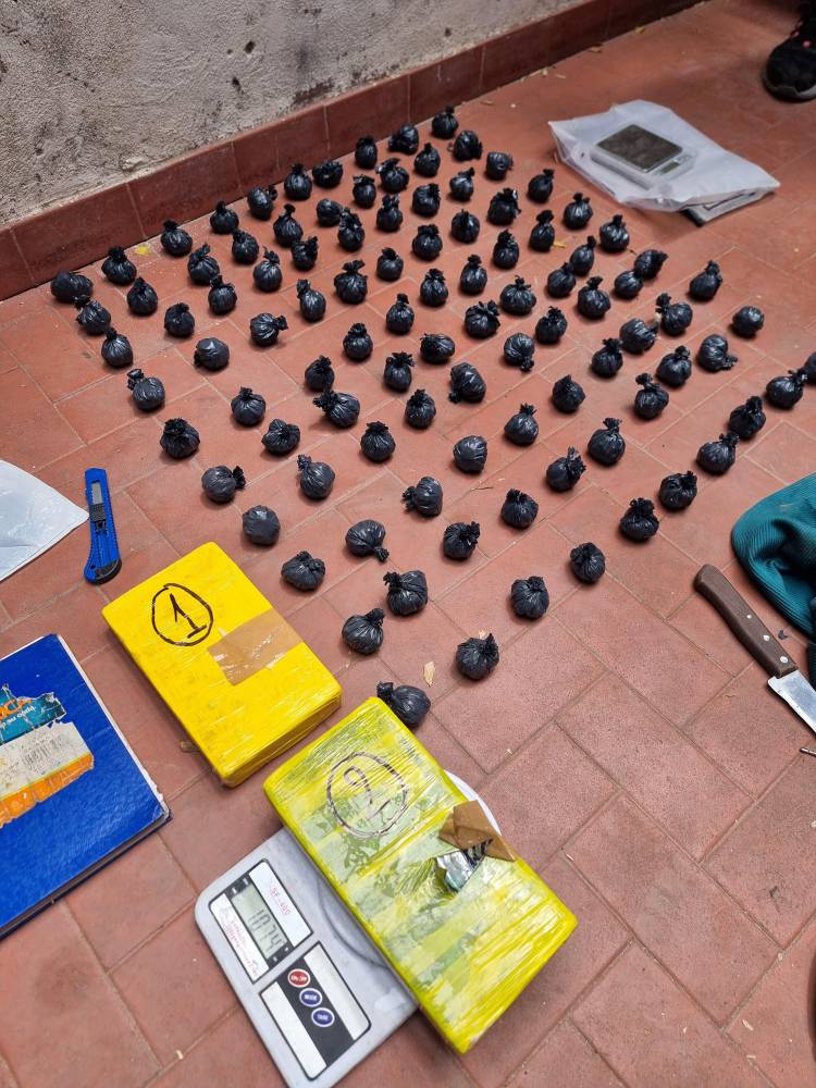 FIRMES CONTRA EL NARCOTRÁFICO: NUEVO OPERATIVO POLICIAL INCAUTÓ MÁS DE 3 KILOS DE COCAÍNA, EN LA ZONA SUR DE RESISTENCIA