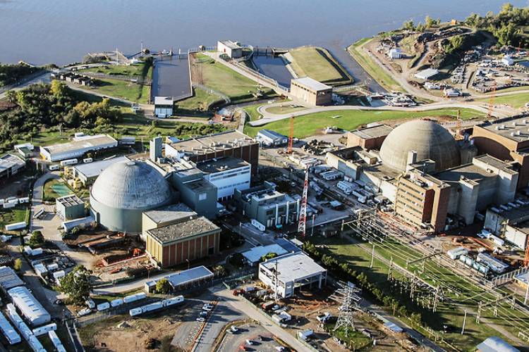 CENTRALES NUCLEARES CON EL CARTEL DE REMATE
