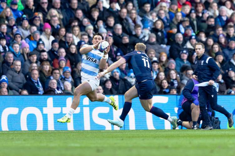 LOS PUMAS TUVIERON UNA GRAN REMONTADA PARA VENCER A ESCOCIA