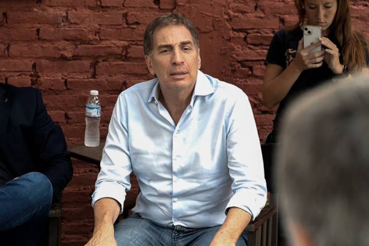 SANTILLI AFILA LA LENGUA CON LOS GOBERNADORES Y SUMA VOLUNTADES VOLUBLES