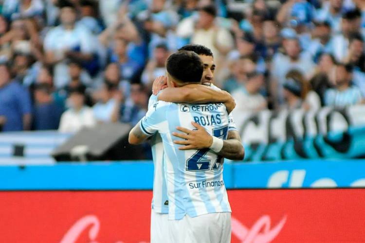 RACING SE DESQUITÓ CON RIVER EN EL ÚLTIMO MINUTO