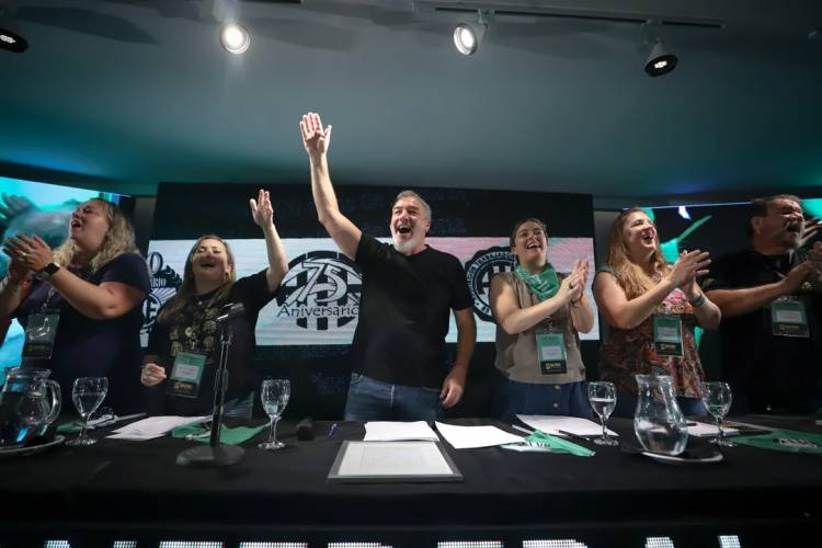 ATE EVALÚA ADELANTAR EL PARO NACIONAL
