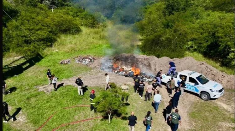 LA JUSTICIA FEDERAL AMPLIÓ LA PRISIÓN PREVENTIVA PARA LOS SIETE POLICÍAS DETENIDOS POR EL ROBO DE COCAÍNA