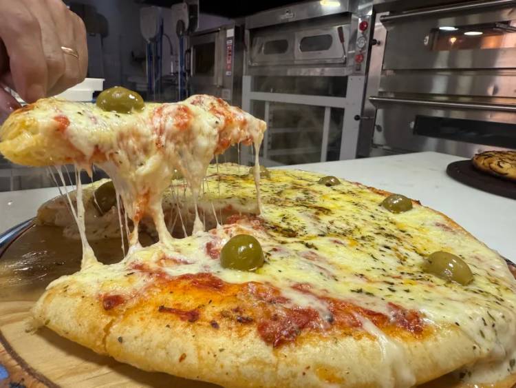 ¿POR QUÉ CADA 12 DE ENERO SE CELEBRA EL DÍA DEL PIZZERO Y PASTELERO?