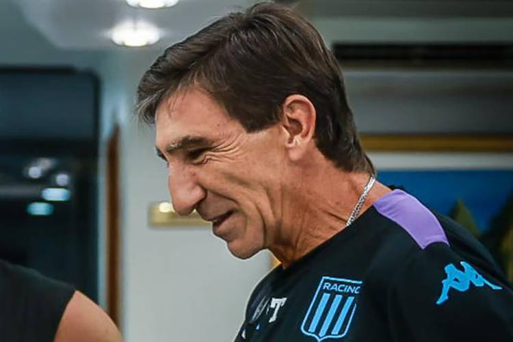 GUSTAVO COSTAS: “PARECÍA QUE RIVER NOS QUERÍA SACAR A TODO EL PLANTEL”
