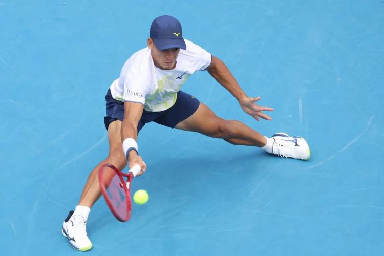 BÁEZ CONSOLIDA SU BUEN ARRANQUE DE AÑO Y AVANZA A LA SEGUNDA RONDA DEL ABIERTO DE AUSTRALIA