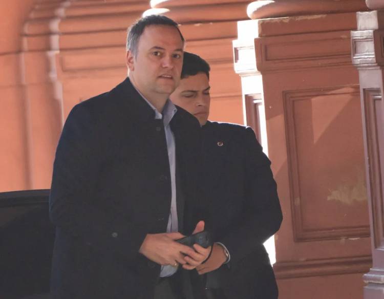 MANUEL ADORNI COMPARTIÓ UNA FRASE FALSA DEL INDIO SOLARI Y CAUSÓ POLÉMICA EN LAS REDES
